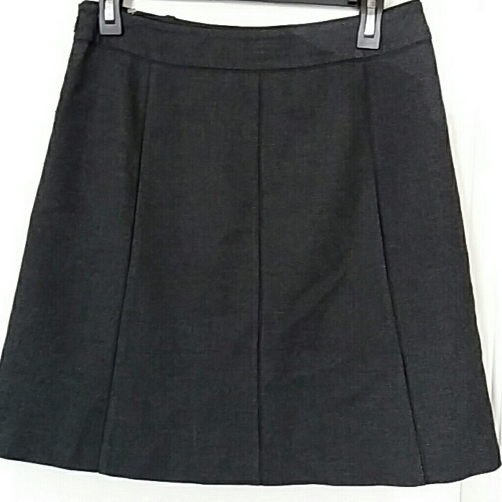 Nice Ann Taylor Skirt - Picture 2 of 6